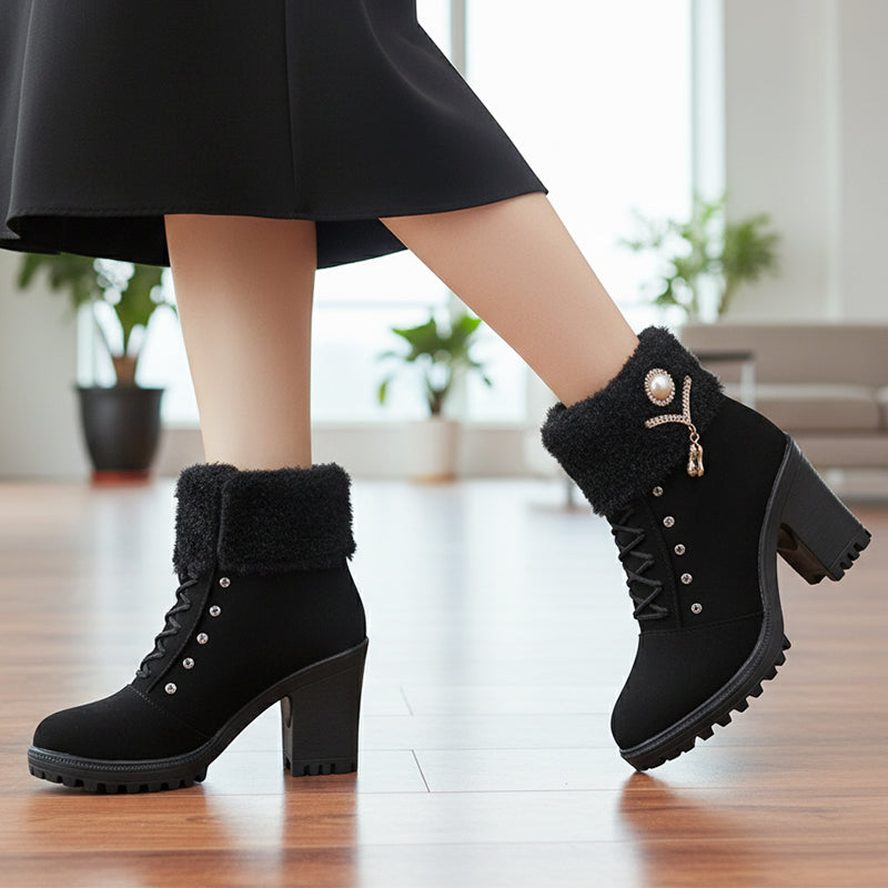 Warm gefütterte Damenstiefeletten mit Blockabsatz