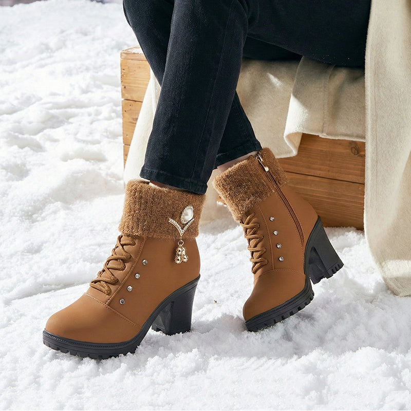 Warm gefütterte Damenstiefeletten mit Blockabsatz