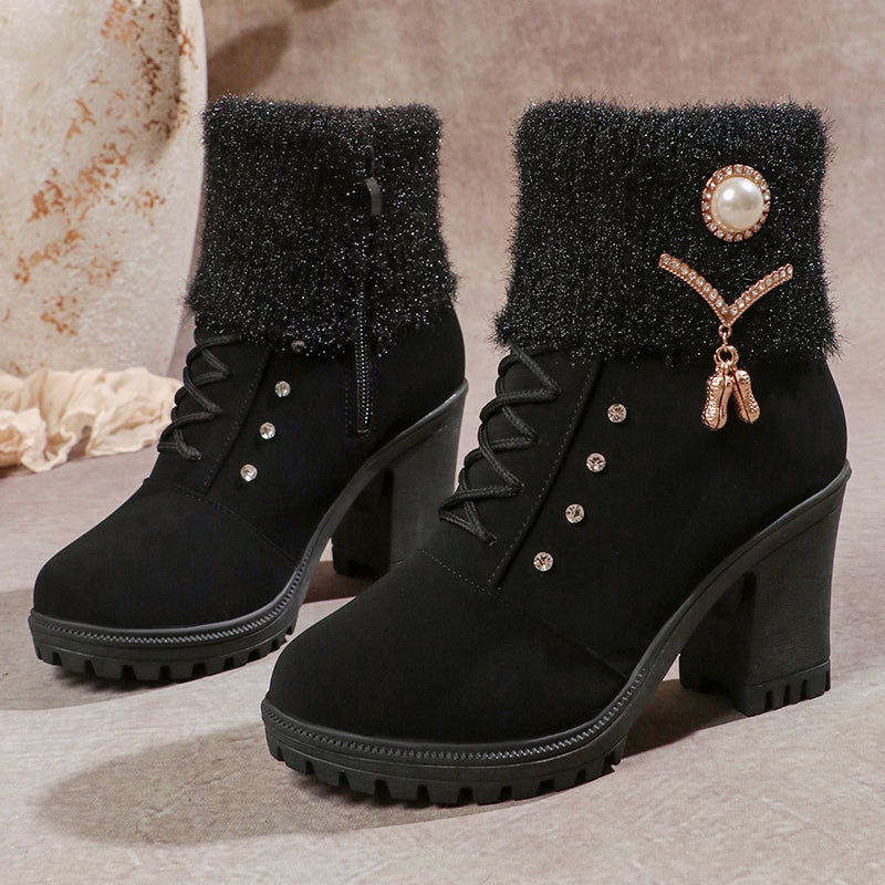 Warm gefütterte Damenstiefeletten mit Blockabsatz