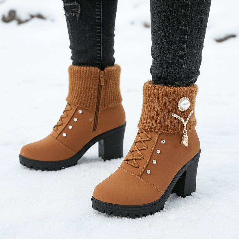 Warm gefütterte Damenstiefeletten mit Blockabsatz