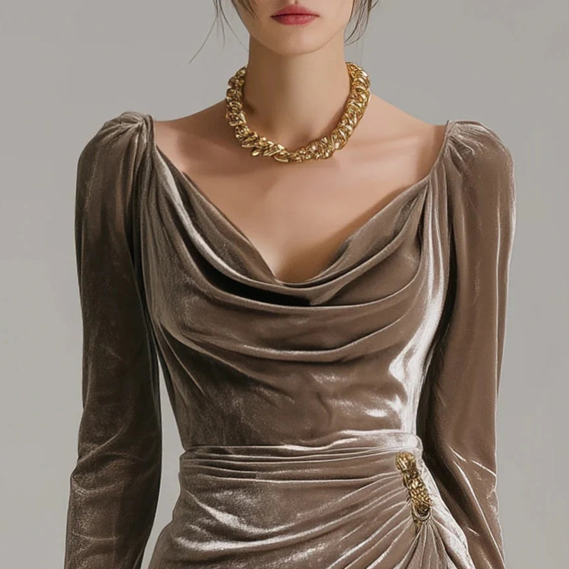 🎁Weihnachts-Sonderverkauf – 50 % Rabatt💖Velours-Schlupfkleid mit Schlitzen | Figurbetont & Elegant | Mit Langen Ärmeln und Raffungen