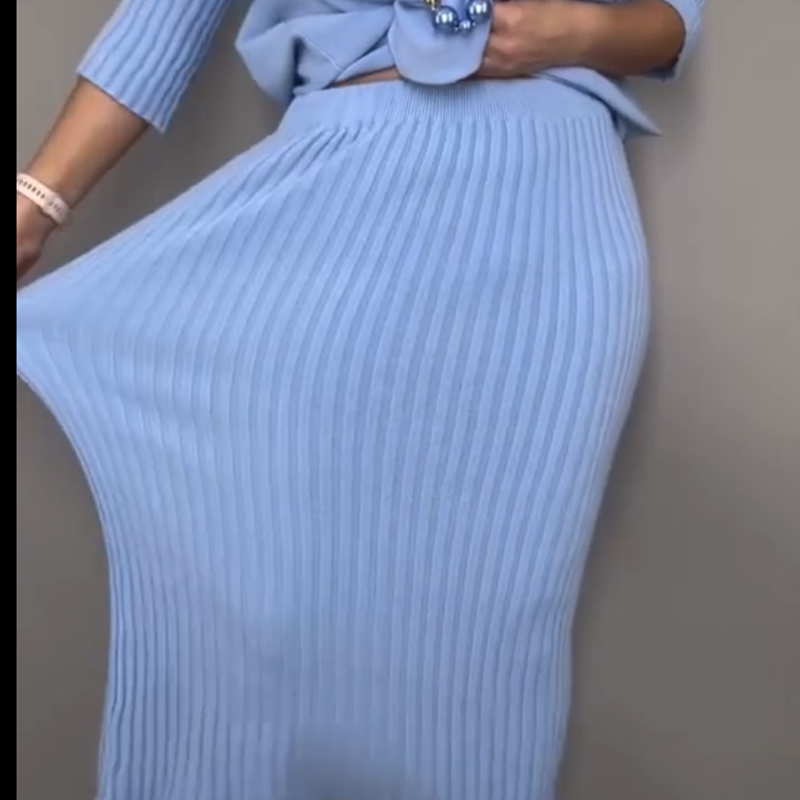 Elegantes 2-teiliges Set aus Strickpullover und Midirock