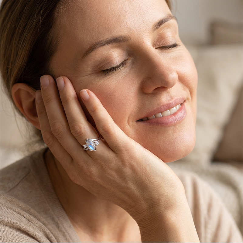 🔥Solange der Vorrat reicht 40 % Rabatt!🎉Geometrischer Damenring mit ovalem grünem Mondstein & Zirkonia – modern & stilvoll 💍✨