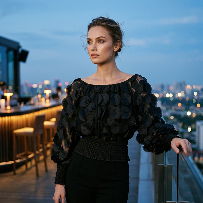 👗 ZEITLICH BEGRENZT 50% RABATT! ✨ Off-Shoulder Fitted Top – 3D Blumenapplikationen, Smock-Taille, Ballonärmel 🌸