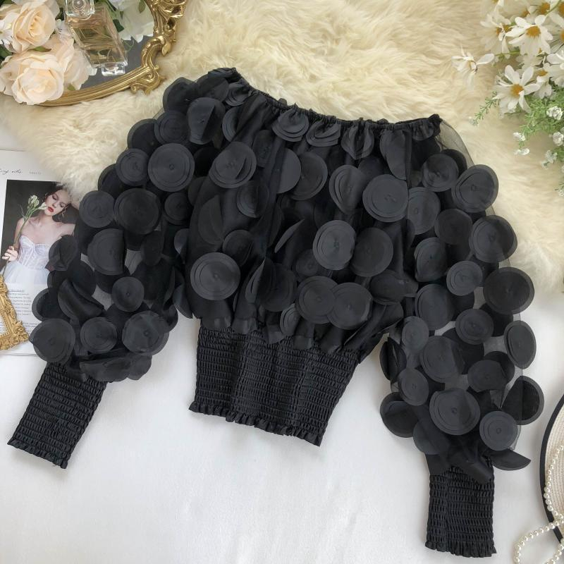 👗 ZEITLICH BEGRENZT 50% RABATT! ✨ Off-Shoulder Fitted Top – 3D Blumenapplikationen, Smock-Taille, Ballonärmel 🌸
